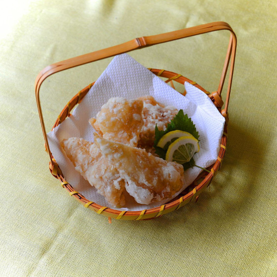パリッとカリッと鶏皮煎餅