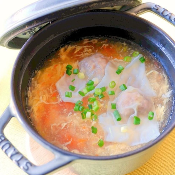 トマトと卵のワンタンスープ