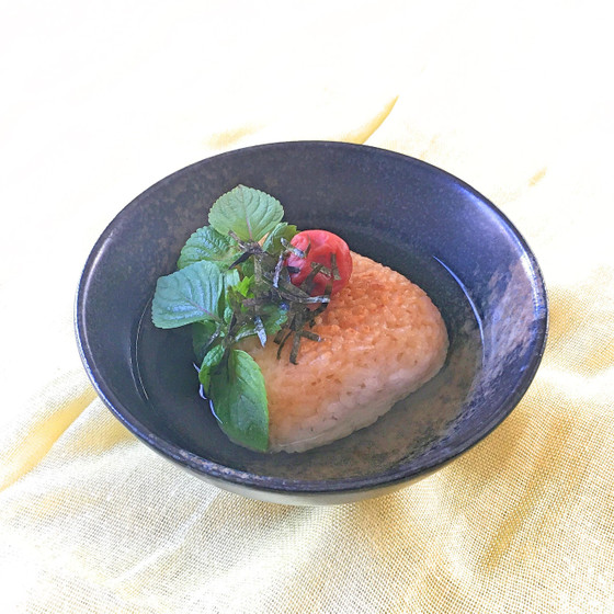 焼きおにぎりのほうじ茶茶漬け