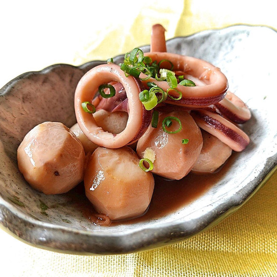 里芋とイカの煮物
