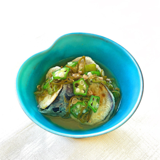 揚げナスのめかぶネバネバ餡かけ（冷やしても美味）