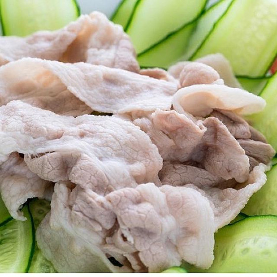 胡桃蕎麦にはミニ豚しゃぶが付きます。
