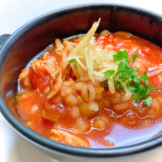 押し麦と生姜とトマトのパワースープ