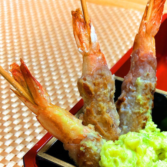 海老の牛肉巻き巻きアボカドディップ