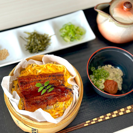 蒸籠蒸し鰻ごはん〜2杯目はだし茶漬けで