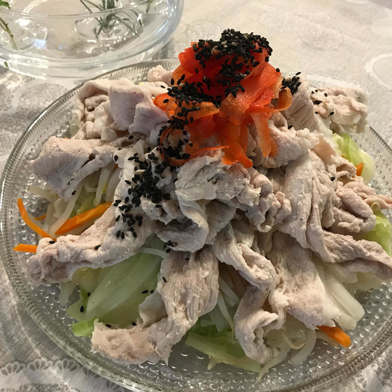 新潟のお麩を使って☆低温豚しゃぶしゃぶさらだ