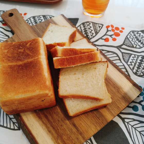 パウンド型付！しっとり甘め、口どけホロリのミニ生食パン