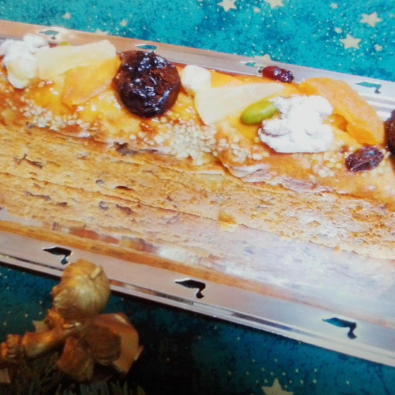 季節の焼き菓子とデザート講座　ケークオフリュイコンフィ　ドライフルーツのコンポートアイスクリーム添え