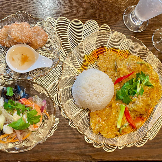 絶品タイ料理、ソフトシェルクラブカレー炒め&海鮮と春雨のスパイシーサラダ&海老すり身揚げ