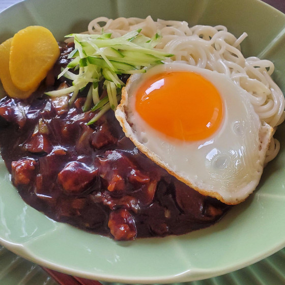 韓国の出前の定番料理　ジャジャン麺とタンスユクの会