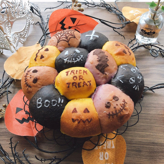 ハロウィンの3色ちぎりパン!   ☆☆