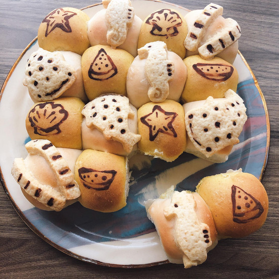 夏のちぎりパン　☆☆☆ カレーチーズ＆チョコメロンパン