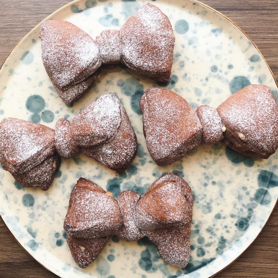 チョコチップ入りのリボンパン🎀