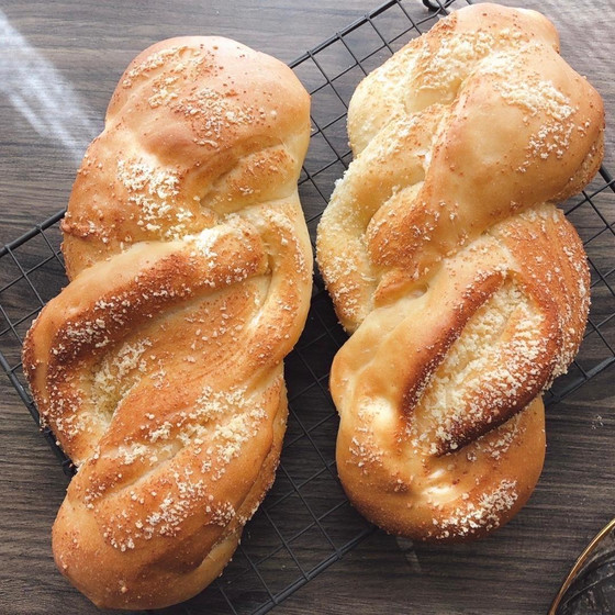 中のパルメザンはしっとり、外はカリっと焼けます✨