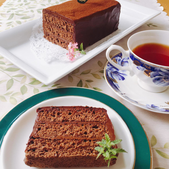 チョコ好きさんへ捧げる濃厚チョコレートケーキ　２台持ち帰り