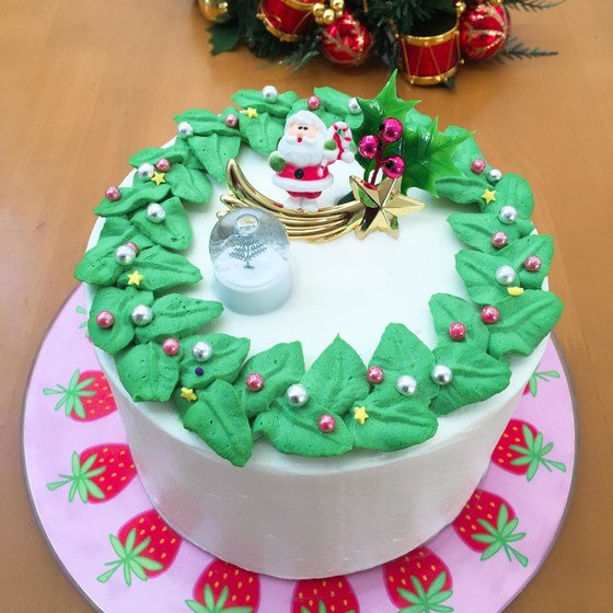 クリスマスリースのケーキ