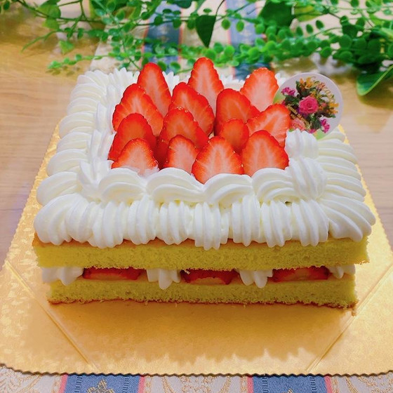 いちごのスクエアショートケーキ