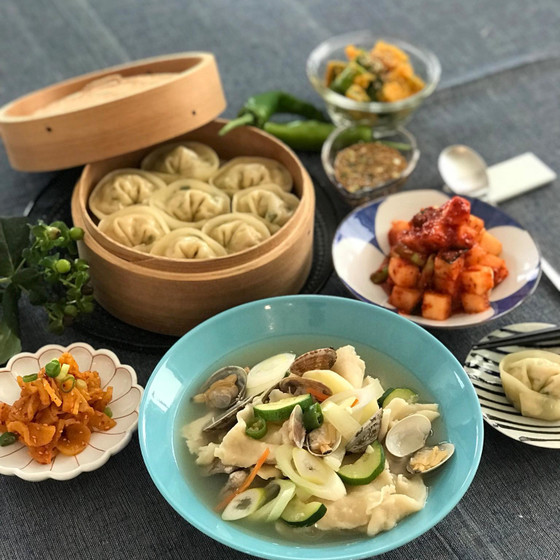 韓国すいとん、マンドゥ、カクテギ、心優しいお惣菜満載！