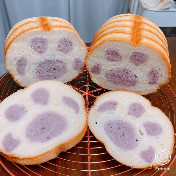 デコ食パン　にくきゅう