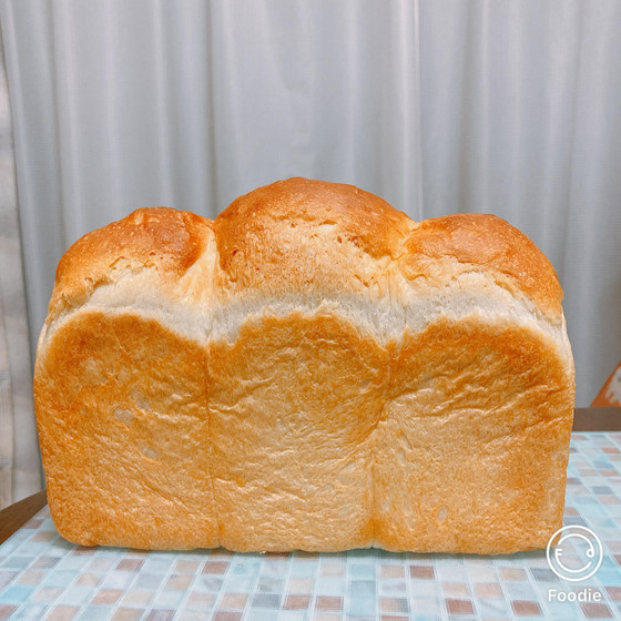 シンプル食パンとおまけパン