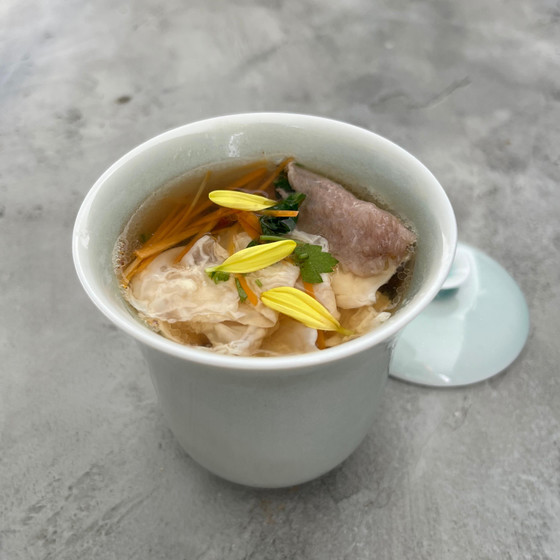 自家製湯葉と牛ロースの椀もの