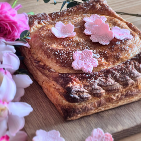 お菓子・・桜風味の和風ガレットデロワ
