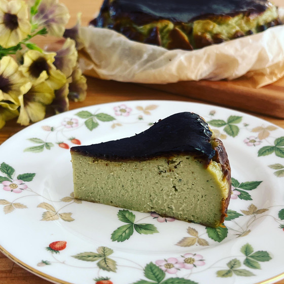 お菓子・・抹茶バスクケーキ