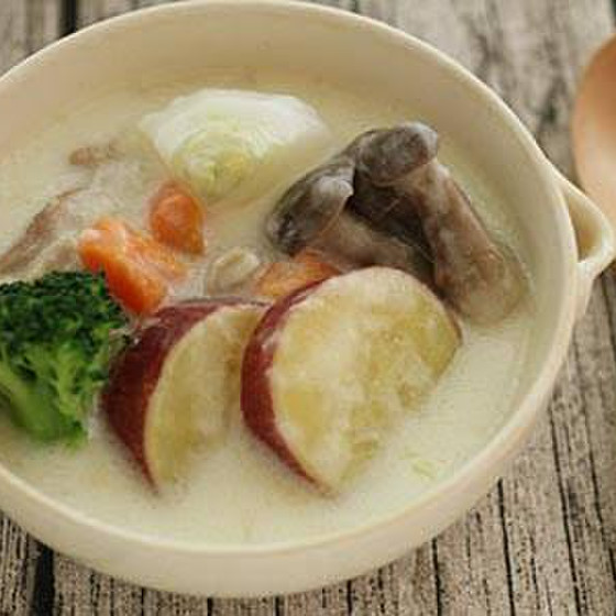 圧力鍋の定番洋食・油もバターも使わないクリームシチュー