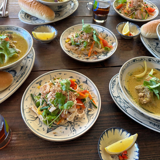 【ベトナム料理】スパイスから調合！！ベトナムチキンカレー