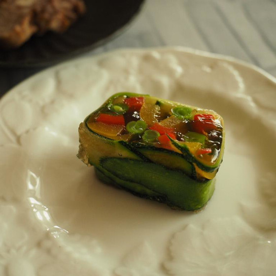 ヘルシーイタリアン　野菜のテリーヌとアボカドとキヌアのタブレ