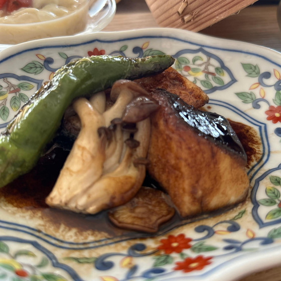 ぶりの黒酢ソース
（魚は当日変更になることがあります）