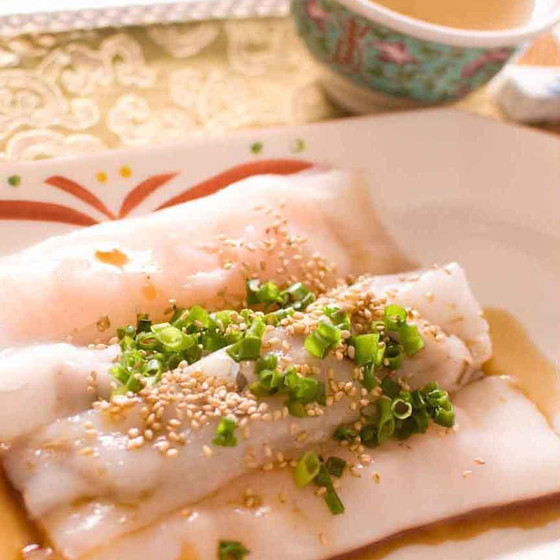 香港飲茶★広東点心★鍋で蒸せる腸粉（中華風蒸し春巻き）と楊枝甘露（タピオカ入りマンゴーココナッツ）