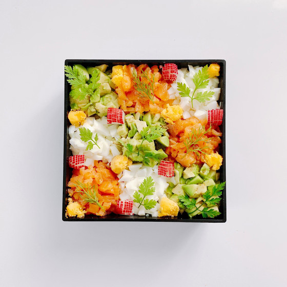 フラワーBOX風もち麦サラダ