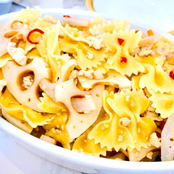 パーティーにオススメの
ショートパスタのペペロンチーノ