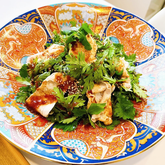  【受付：11～3月】①春菊とみつばの冷製梅豚しゃぶ②ひじきの五目煮③しらす豆腐