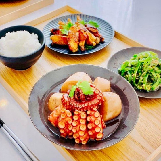  【受付：通年】①タコと里芋の柔らか煮 ②鶏スペアリブの生姜だれ焼き ③ピーマンのニンニク甘味噌炒め