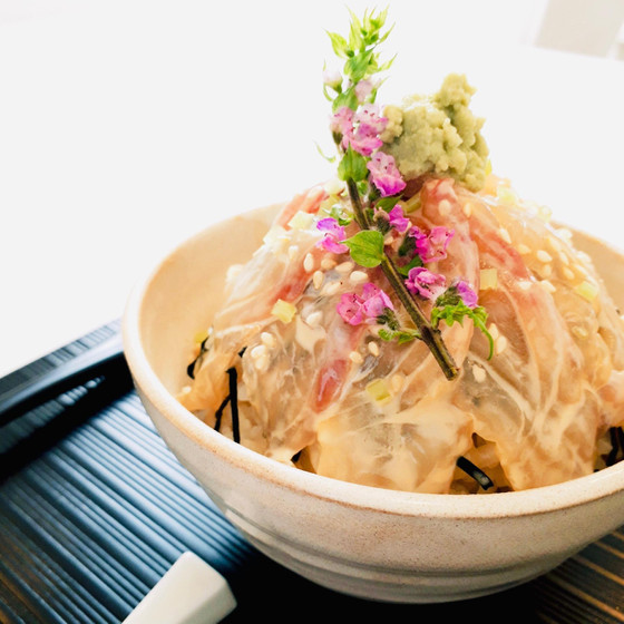看板メニュー！
濃厚ごまだれ鯛茶漬け