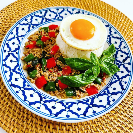 【初級向】【お砂糖不使用で作るタイ料理！】①ガパオライス（鶏肉のバジル炒めご飯 ）