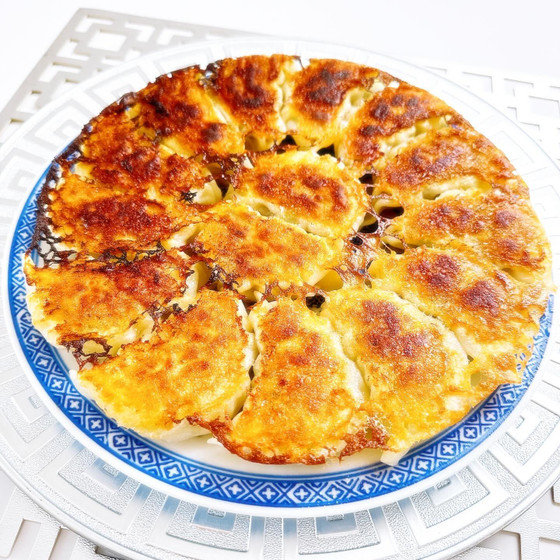【マインドフルクッキングクラス】【3.5h】【カリカリ羽根つき魔法の焼き餃子】①『焼き餃子用シャキシャキ肉野菜餡』の作り方②焼き餃子の包み方(※皮は市販品使用)③カリカリ羽根が作れる焼き餃子の焼き方 