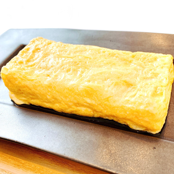 焼きたては格別の美味しさ
切るとだしが溢れ出てきます