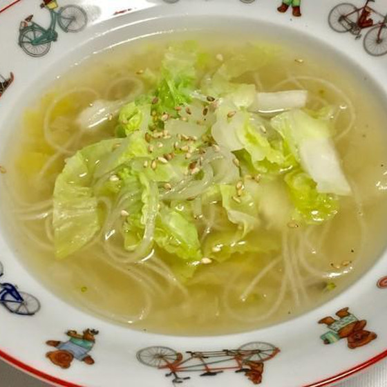鶏肉団子の春雨入りスープ