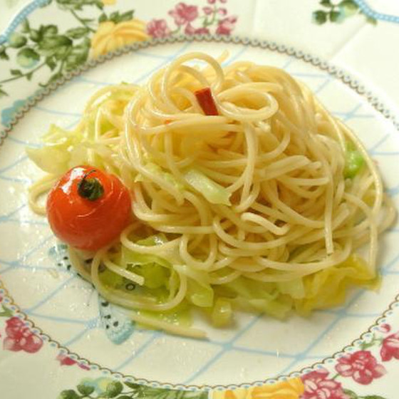 キャベツとミニトマトのパスタ