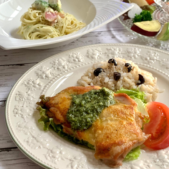 チキンステーキサルサベルデソース