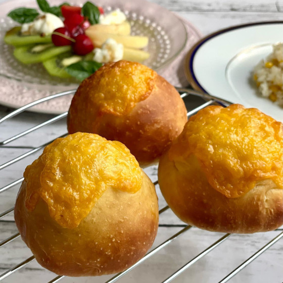 スモークチェダーチーズ入りパン