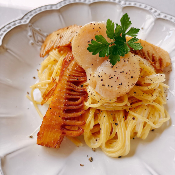 クリームパスタ 筍と大粒ホタテのバター醤油