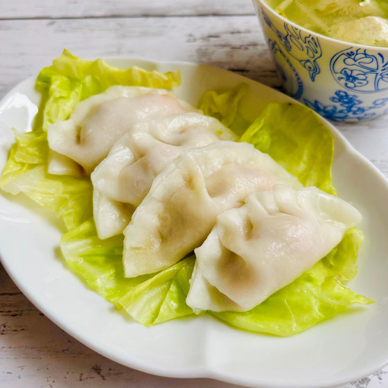 皮から作るエビ蒸し餃子