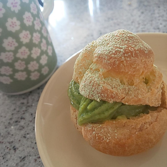 抹茶シュークリーム