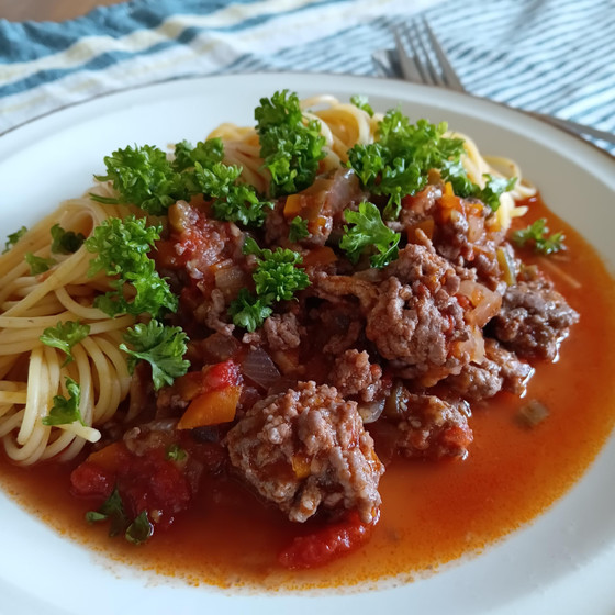 お肉ゴロゴロミートソース♡スマホで素敵な写真を撮ろう！