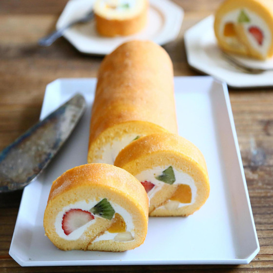 フルーツロールケーキ