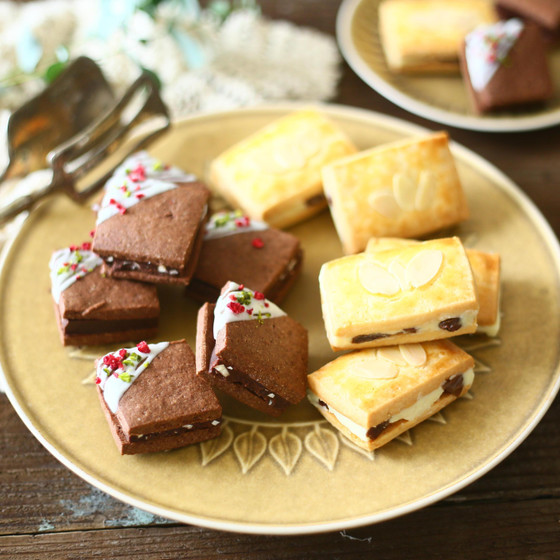 ラムレーズンバター＆生チョコサンドクッキー